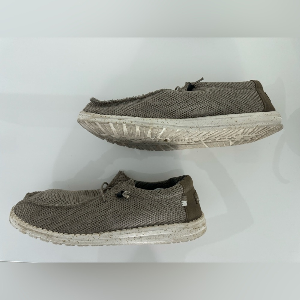 HEY DUDE Wally - Sox - Beige w Brown Leather Detail Size 11 Slip-On Men’s Shoes - Picture 5 of 8